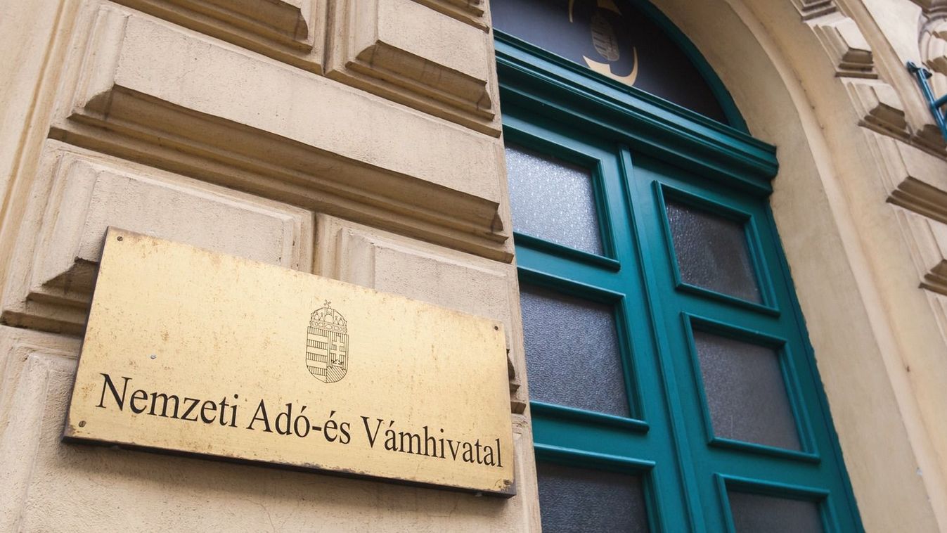 Bűnszervezetet számolt fel a NAV, egykori ellenzéki polgármester is van a gyanúsítottak között