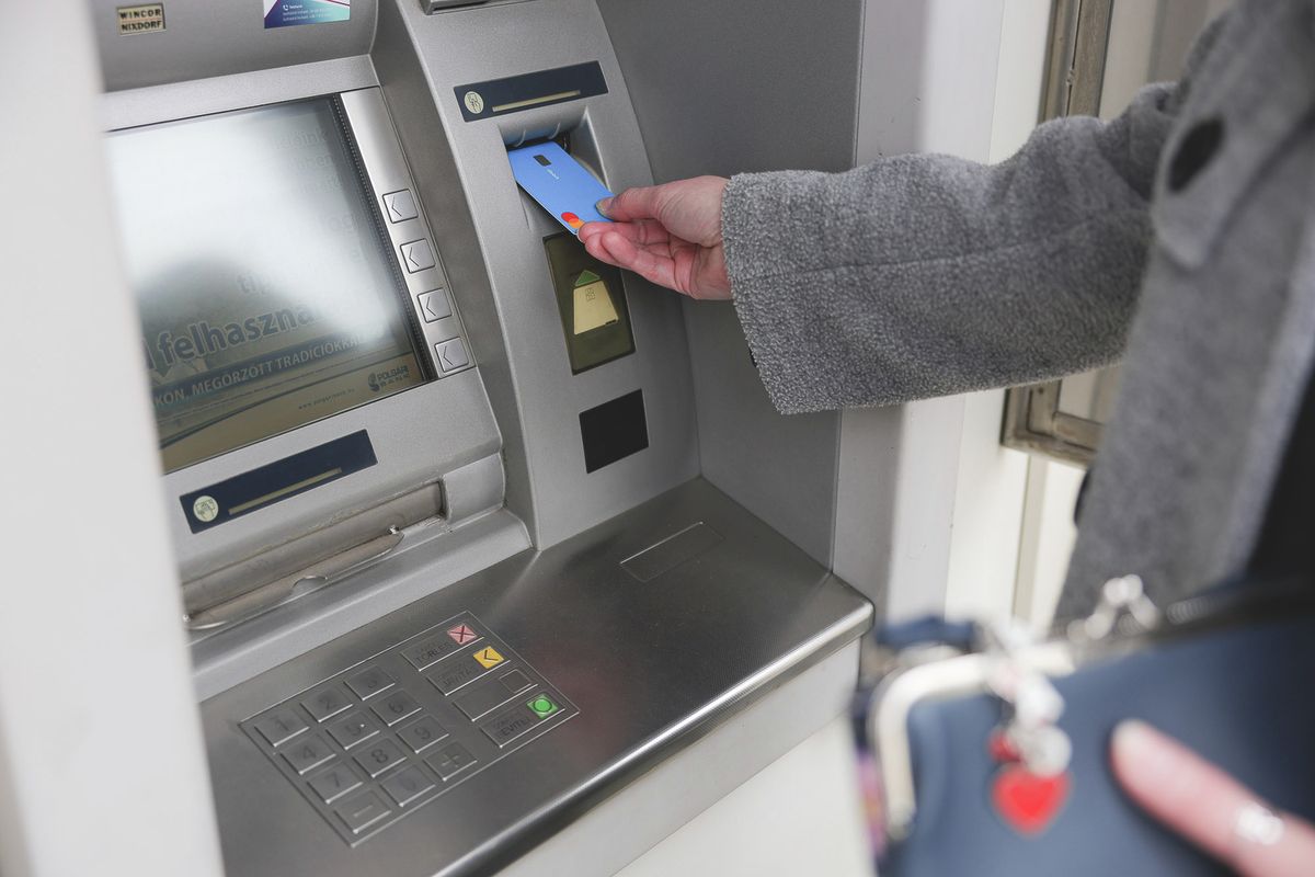 ATM - készpénzfelvétel illusztráció Fotó: Huszár Márk HM Heves Megyei Hírlap