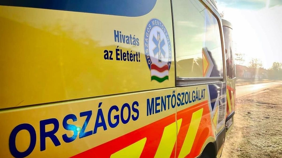 Gyógyszert szedett és ivott is a vádlott, úgy támadt a mentősre