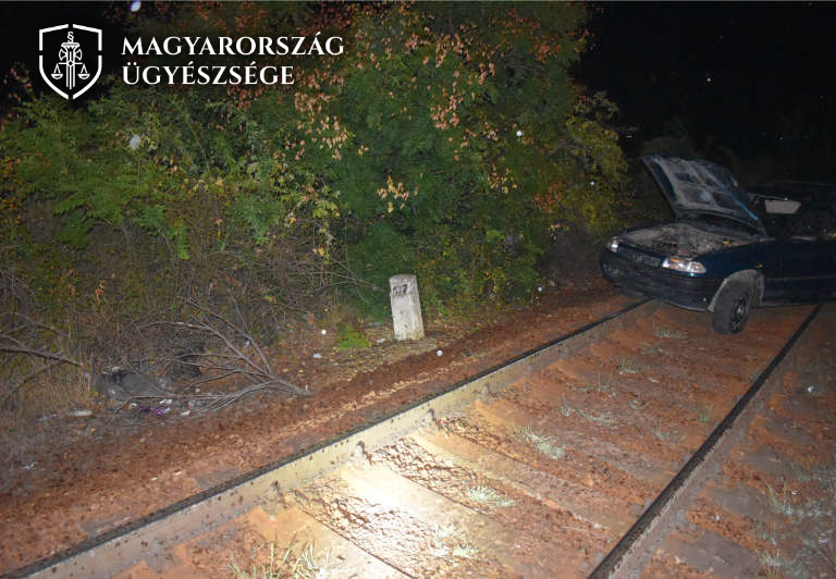 A hatóság üldözte őket, majd kiugrottak a mozgó kocsiból