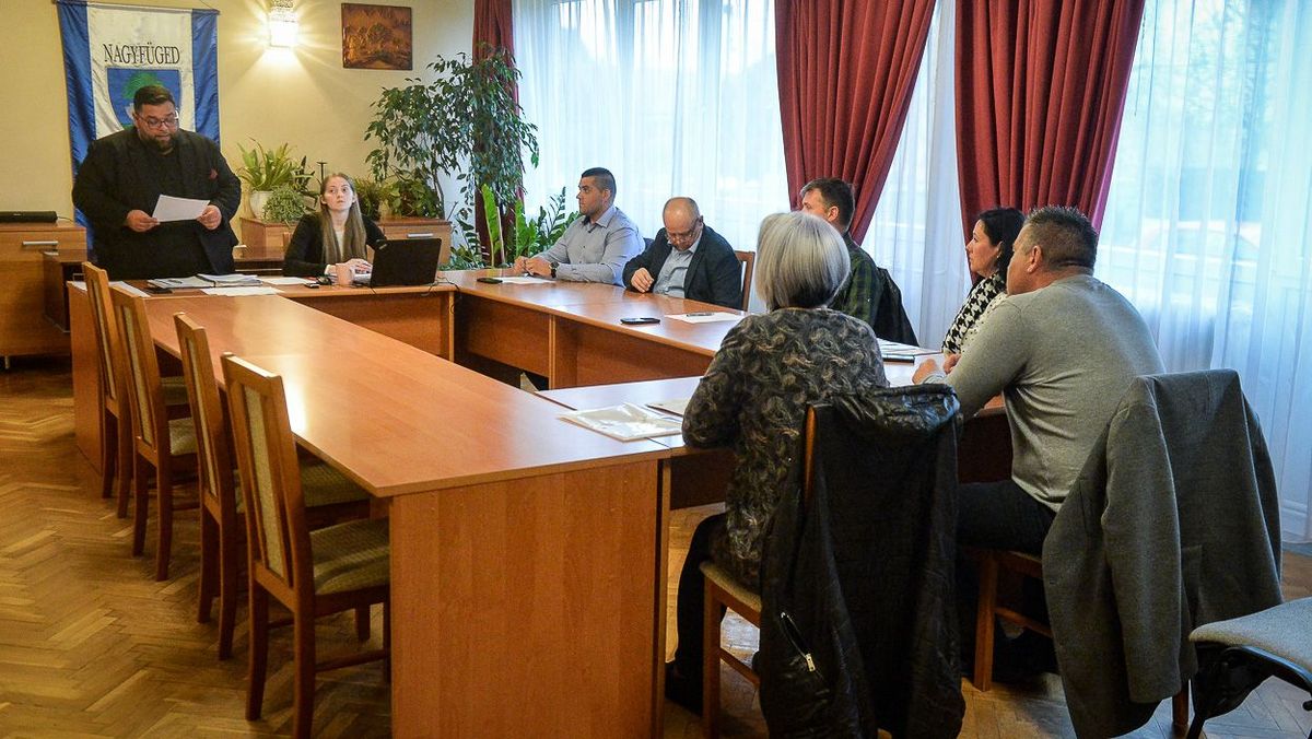 A nagyfügedi képviselő-testület önfeloszlató döntését jelenti be Ürmös István