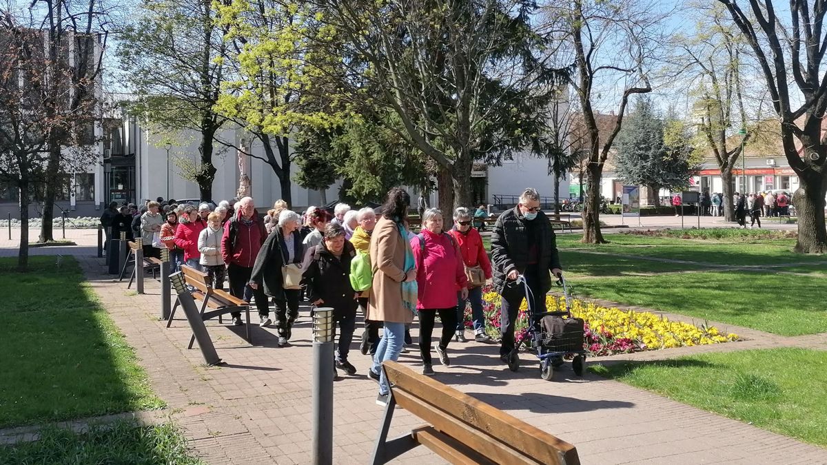 A verőfényes délelőttön mindenkinek jólesett a mozgás