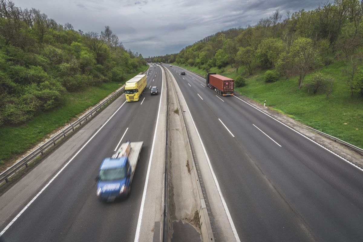 A teherautóknak az M3-as autópályán is használatarányos útdíjat kell fizetniük