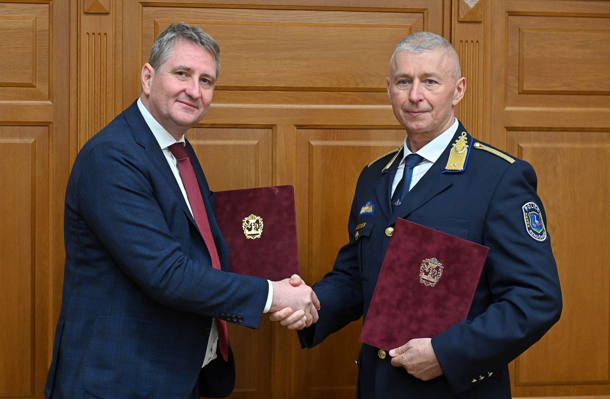 Kovács József, Vágner Ákos, Mecser Tamás aláírták a rendőrség és az önkormányzat közötti megállapodást