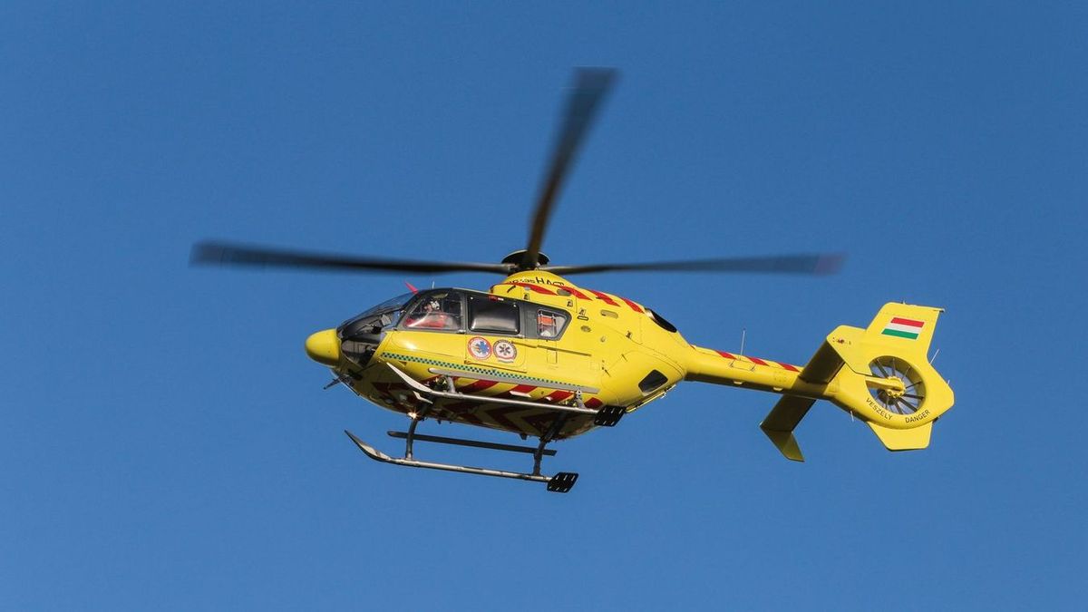 Mentőhelikopter is érkezett a baleset helyszínére