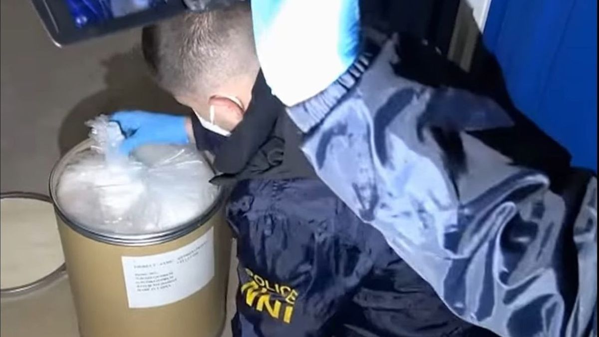 Óriási mennyiségű drogot foglaltak le a csepeli kábítószer-gyárban