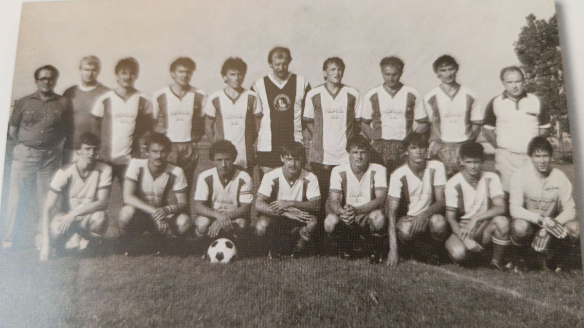 A Hevesi SE 1986/87-es bajnokcsapata, Kolozsvári Illés a labdával