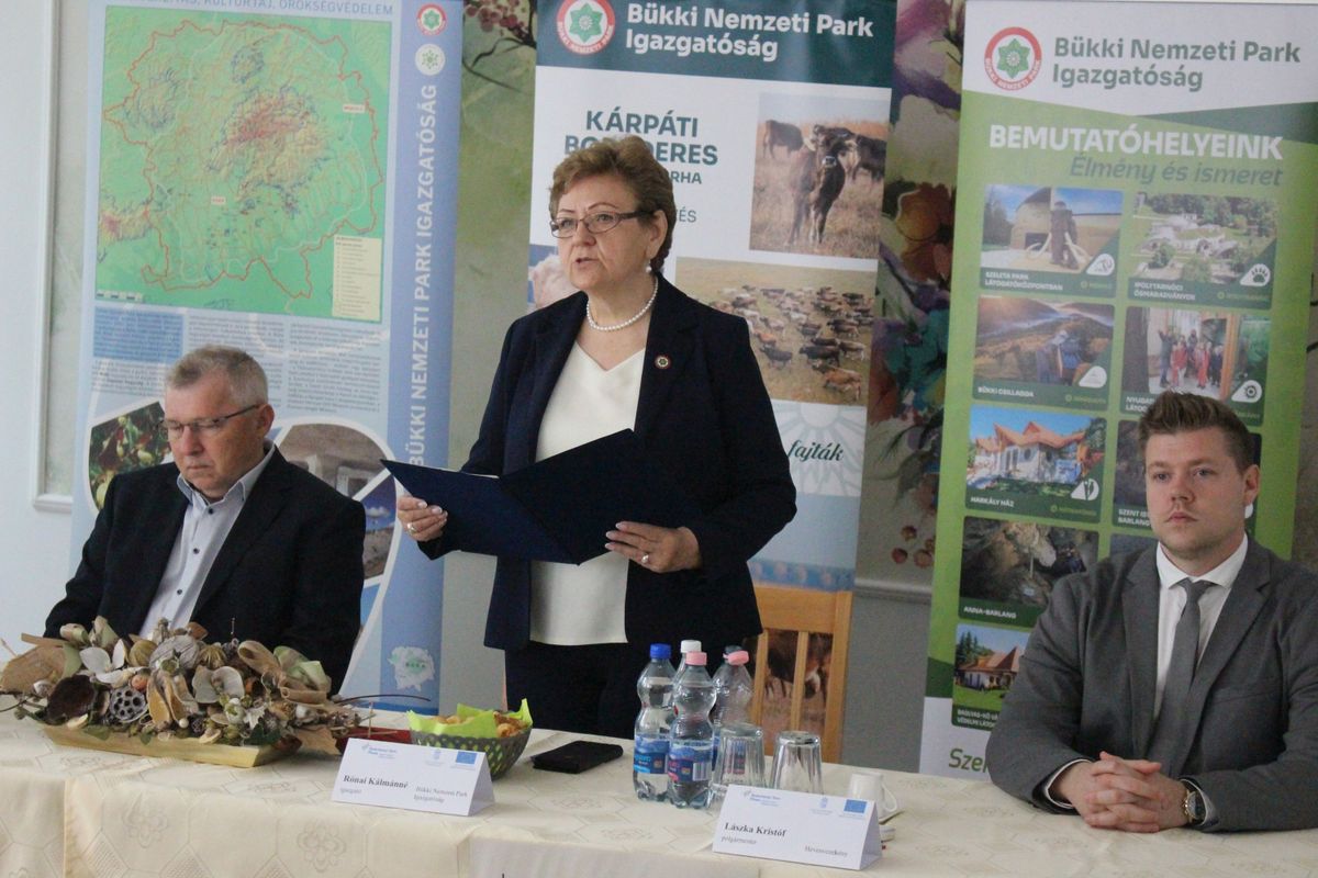 Rónai Kálmánné, a Bükki Nemzeti Park Igazgatóság igazgatója elmondta, nyolc európai uniós pályázatuk közül a dél-hevesi élőhelyek rekonstrukcióját indították el először