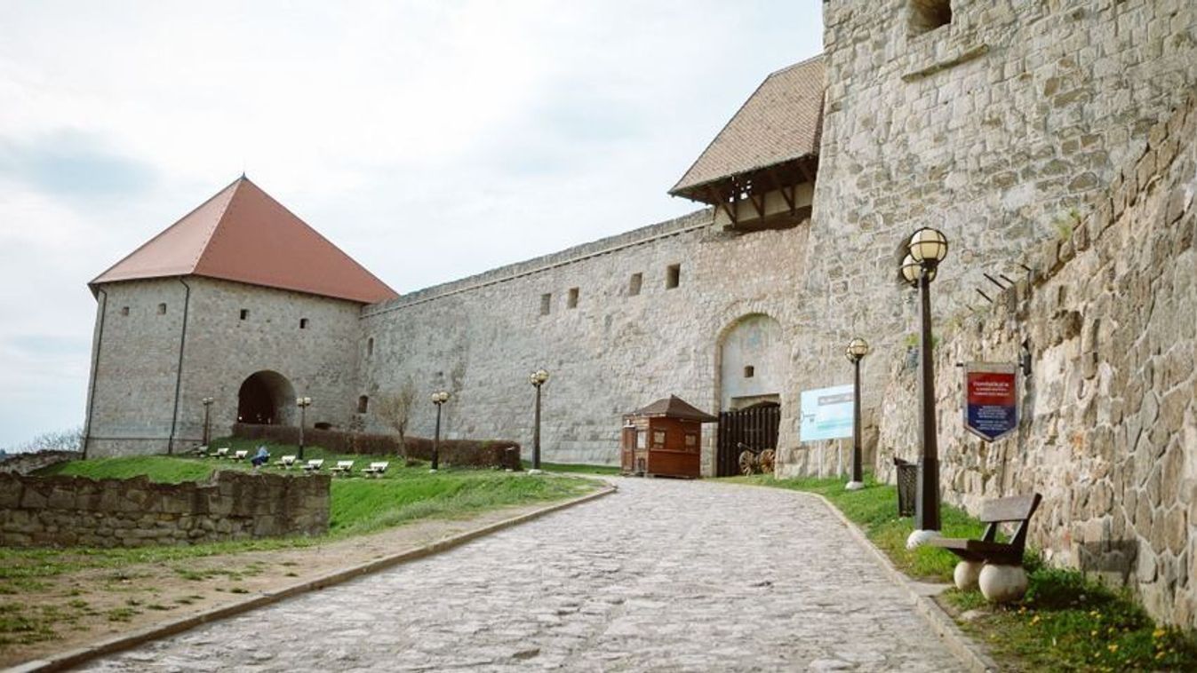 Nyílt levelet írtak az egri vár dolgozói a Mi Hazánk képviselőjének