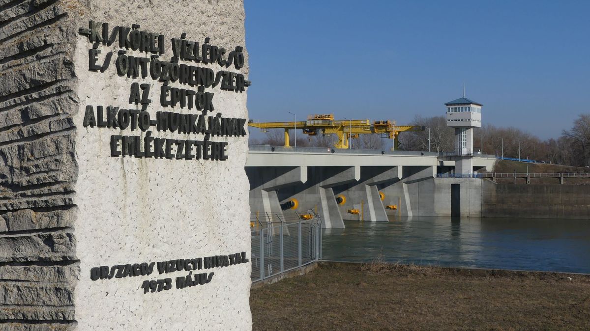 Az Országos Vízügyi Hivatal által állított emlékmű Fotó: Kötivizig