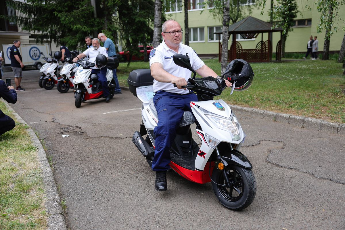 6 robogó segíti a vármegyei polgárőrök életét