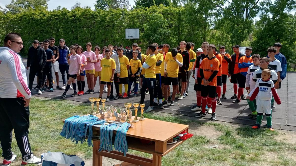 A KALAP-kupa házigazdájaként Botos Ervin (balról) köszöntötte és díjazta a résztvevőket