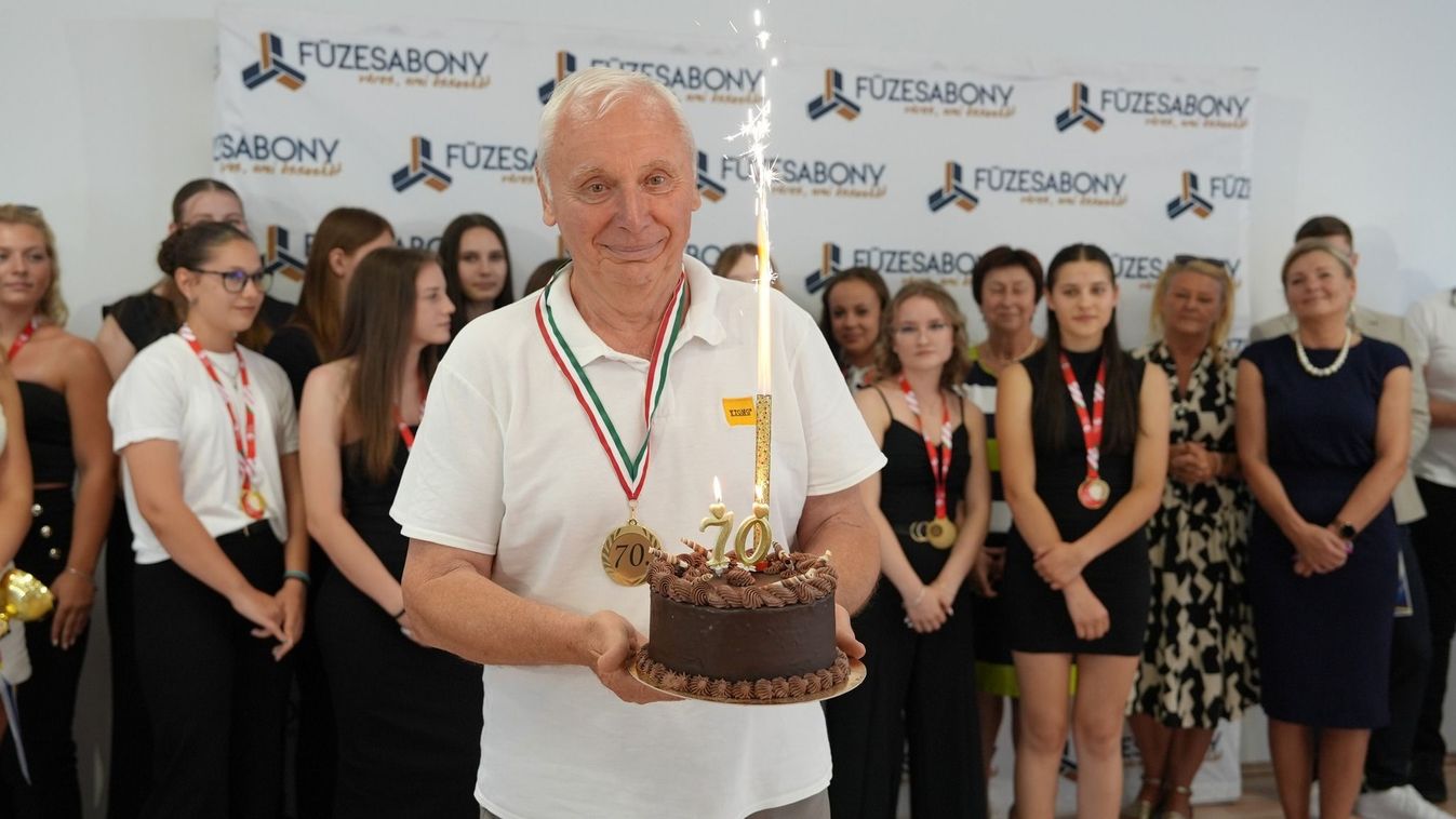 Füzesabony SC: kiváló sportolókat és születésnapost is köszöntöttek