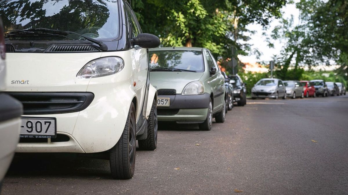 A parkolás Egerben sokszor nehézkes, változtatnának a rendszeren