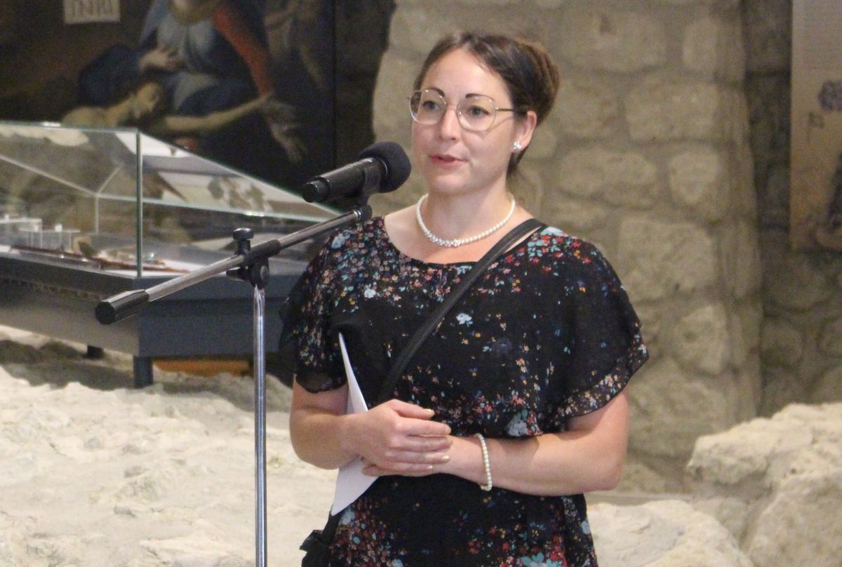 Valasek Enikő, a Nagy-Eged-hegyi kápolna feltárásáról szóló kiállítás kurátora