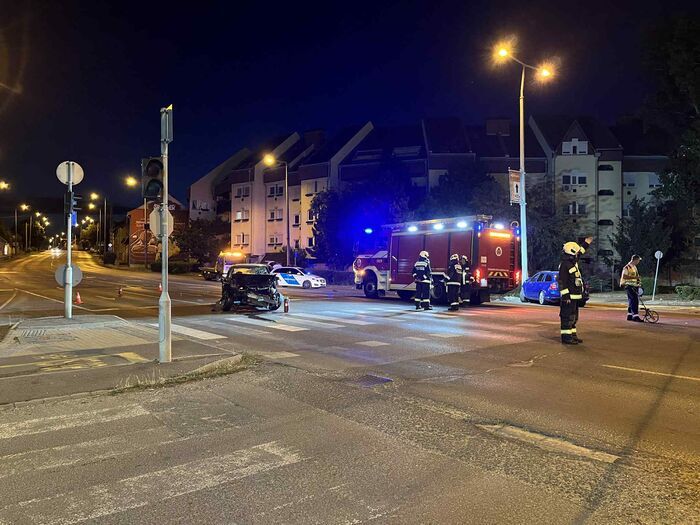 Baleset történt Egerben, a 25-ös főút és a Deák Ferenc út találkozásánál