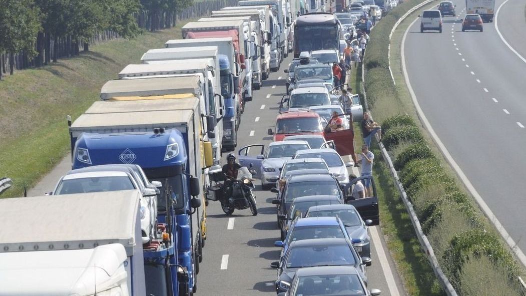 Karbantartási munkák miatt vannak torlódások az M3-as autópálya több szakaszán.