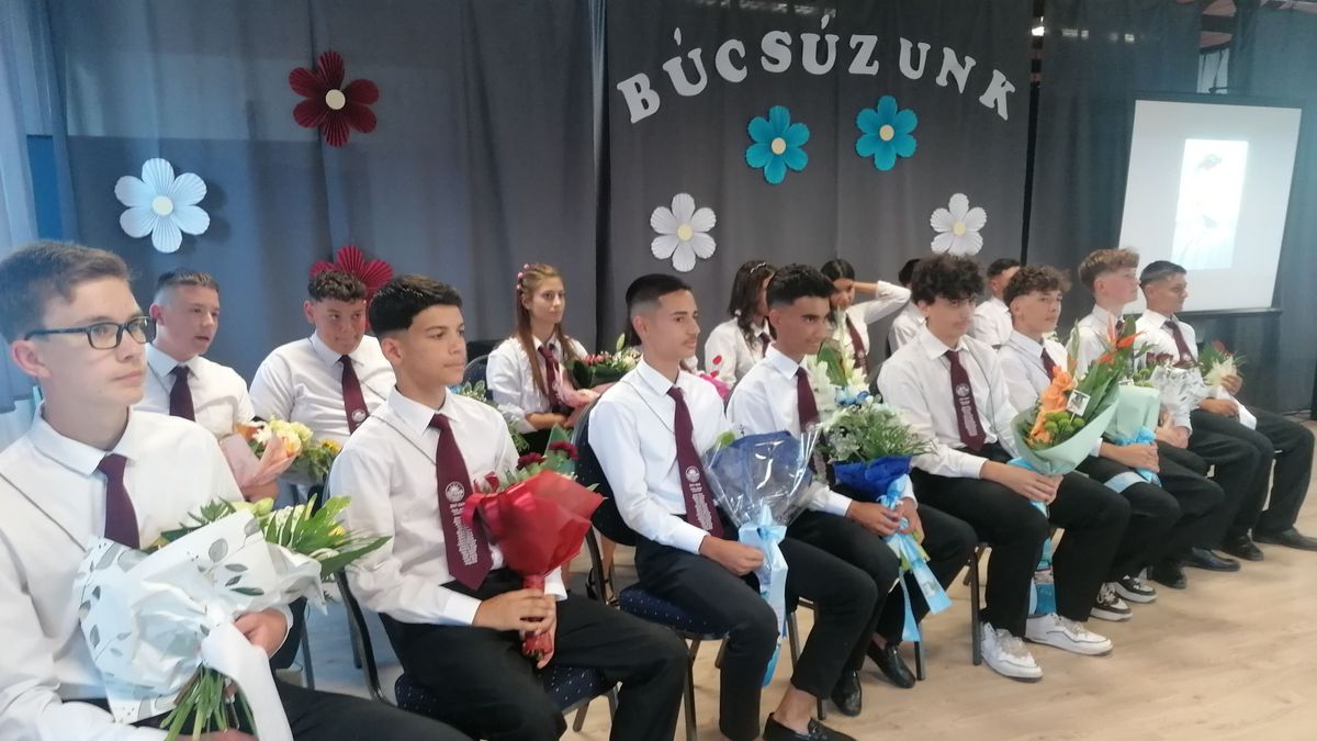 A ballagás búcsú, de nem örökre - mondták a kompolti nyolcadikosok