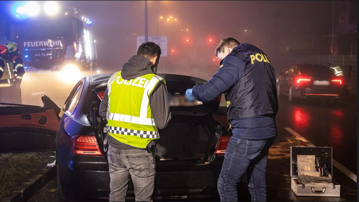 Autós üldözés: nem állt meg a rendőröknek, menekülni kezdett a 20 éves magyar férfi Ausztriában.