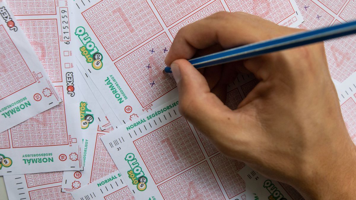 Kihúzták az ötöslottó nyerőszámait