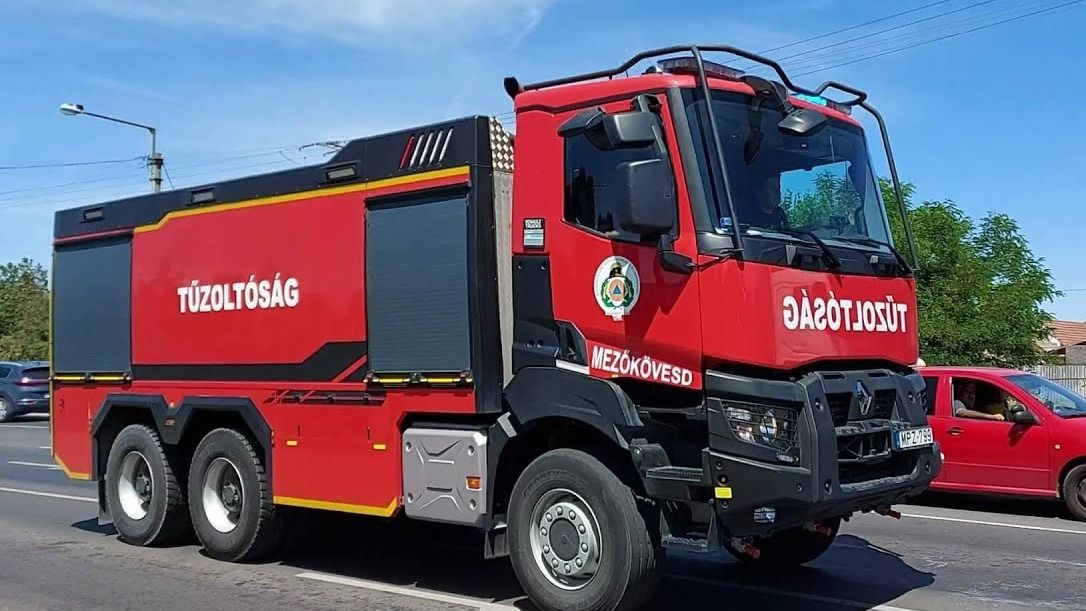 Az M3-as autópályára a mezőkövesdi hivatásos tűzoltók vonultak