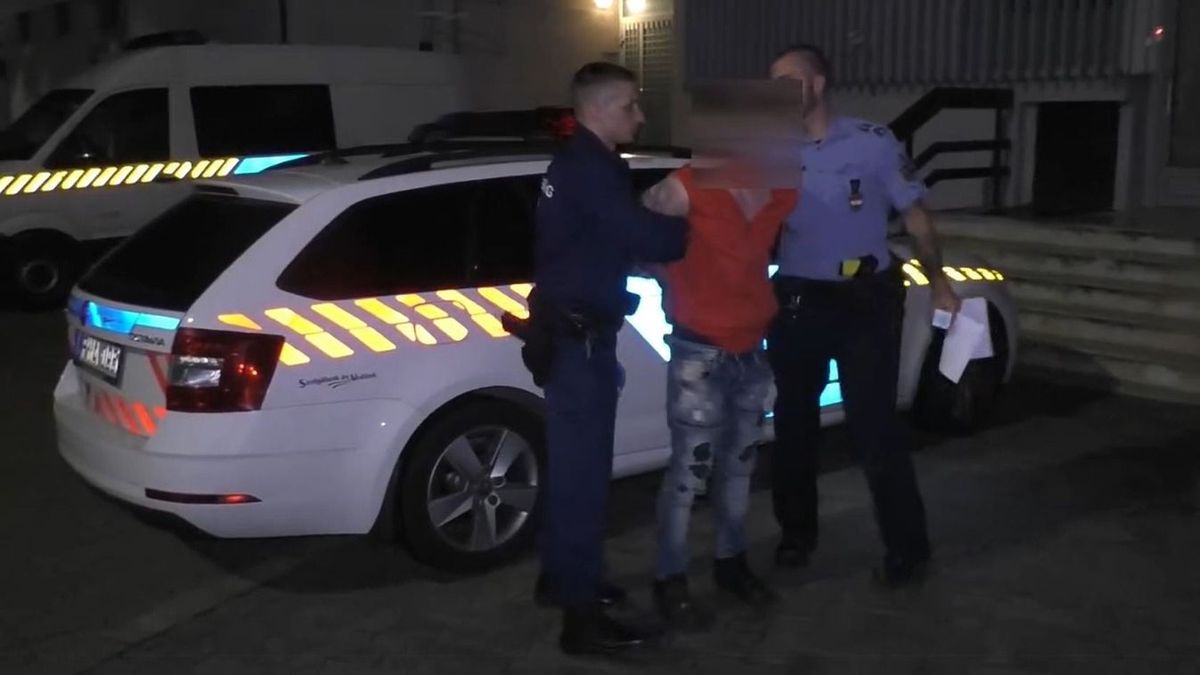 Besurranó tolvaj időzött az autóban mielőtt elmenekült