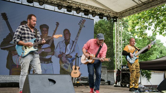 Alma Együttes koncertje a Jam Gardenben