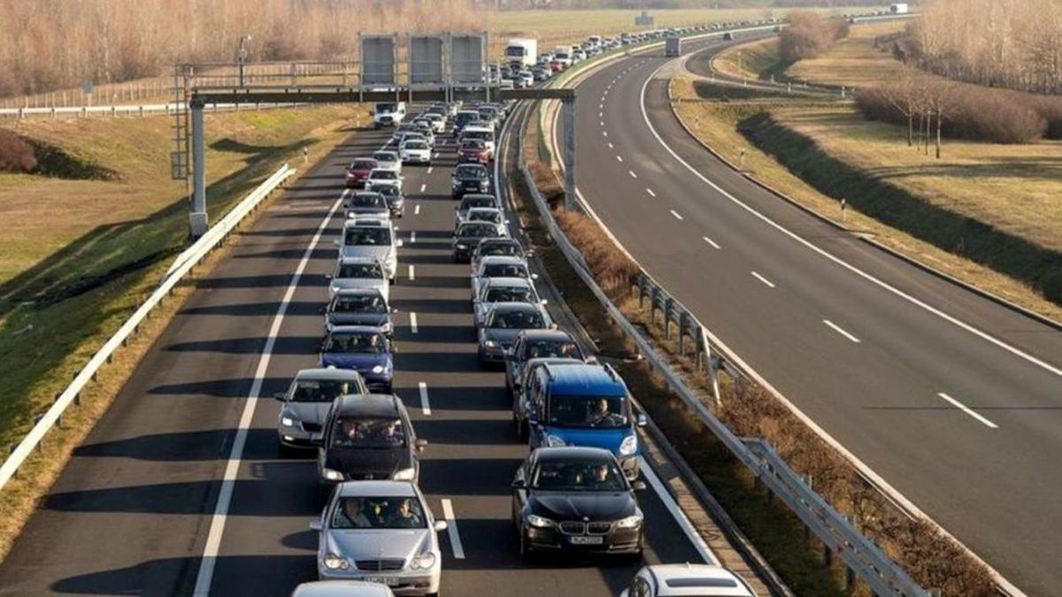 Brutális karambol az M3-ason, lezárták a sztrádát!