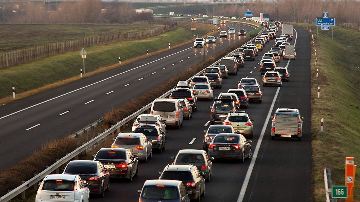 Az M3-ason óriási torlódás alakult kipénteken