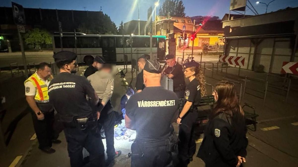 Ezért volt tele rendőrökkel és polgárőrökkel a buszpályaudvar szombat este – fotókkal