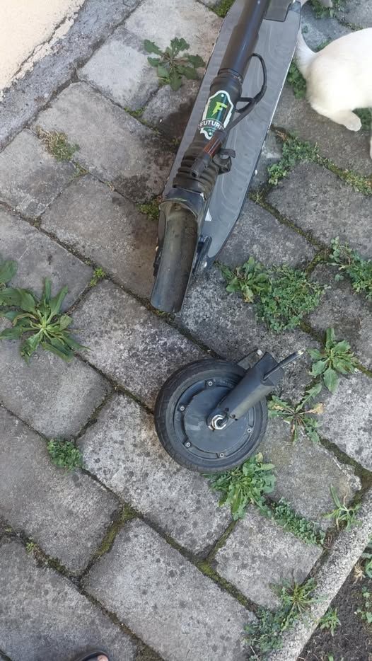 Elütöttek egy e-rollerrel közlekedő lányt.