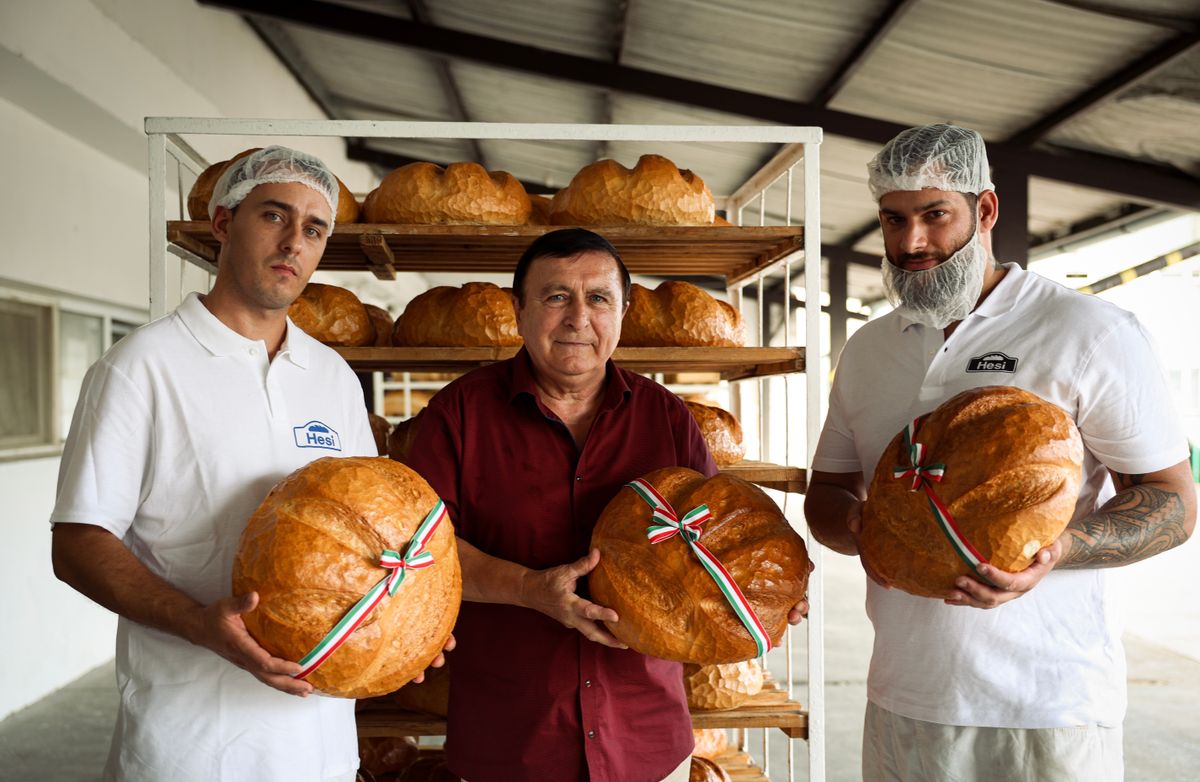 A Magyarok Kenyere Programban idén is részt vesz a HESI, ők készítették az augusztus 20-i új ünnepségek parasztkenyereit