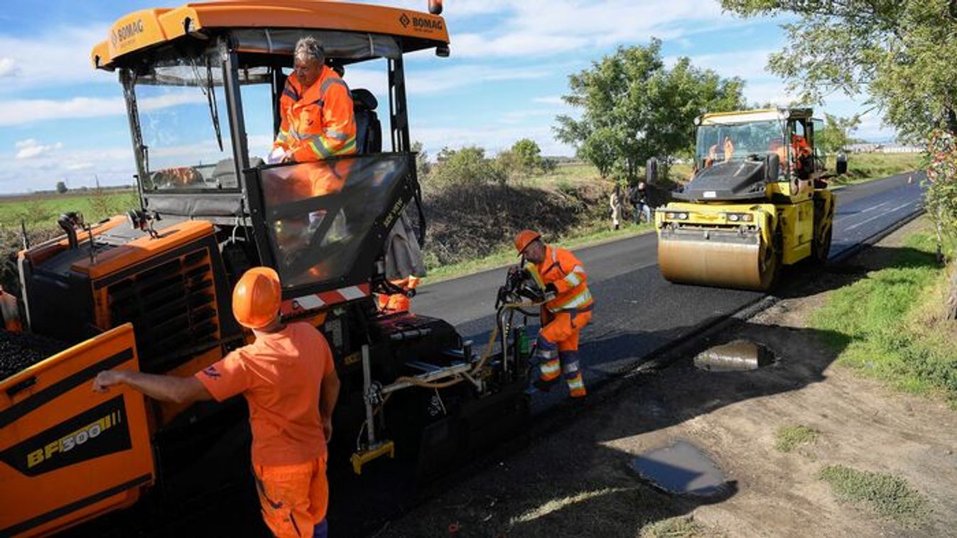Soha nem látott mennyiségű útfelújítás jöhet a következő évtizedben Magyarországon