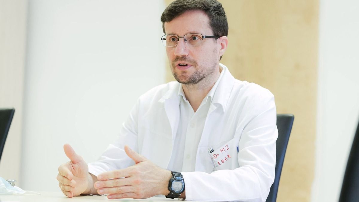 Dr. Maszárovics Zoltán elmondta, hogy az új covid variáns már javában fertőz Fotó: Huszár Márk/heol.hu