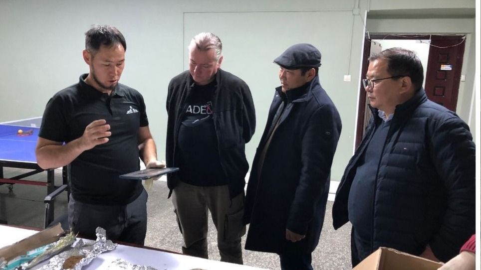 Makoldi Miklós (balról a második) 2025 októberében Mongóliába utazott