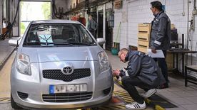 Akár százezrekbe is kerülhet a jövőben a műszaki vizsga sokaknak