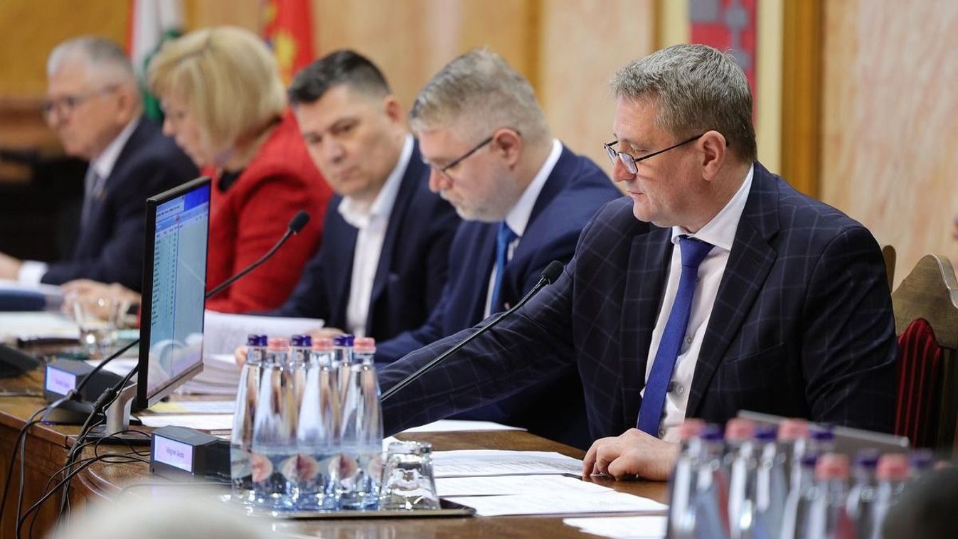 Döntenek az egri költségvetésről, védőoltás támogatásáról és meghatározó...