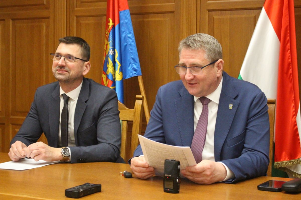 Ötmilliárd forint európai uniós támogatást nyert biomassza fűtőműre és vezetékrendszerre az EVAT, jelentette be Vágner Ákos polgármester és ifj Bánhidy Péter.