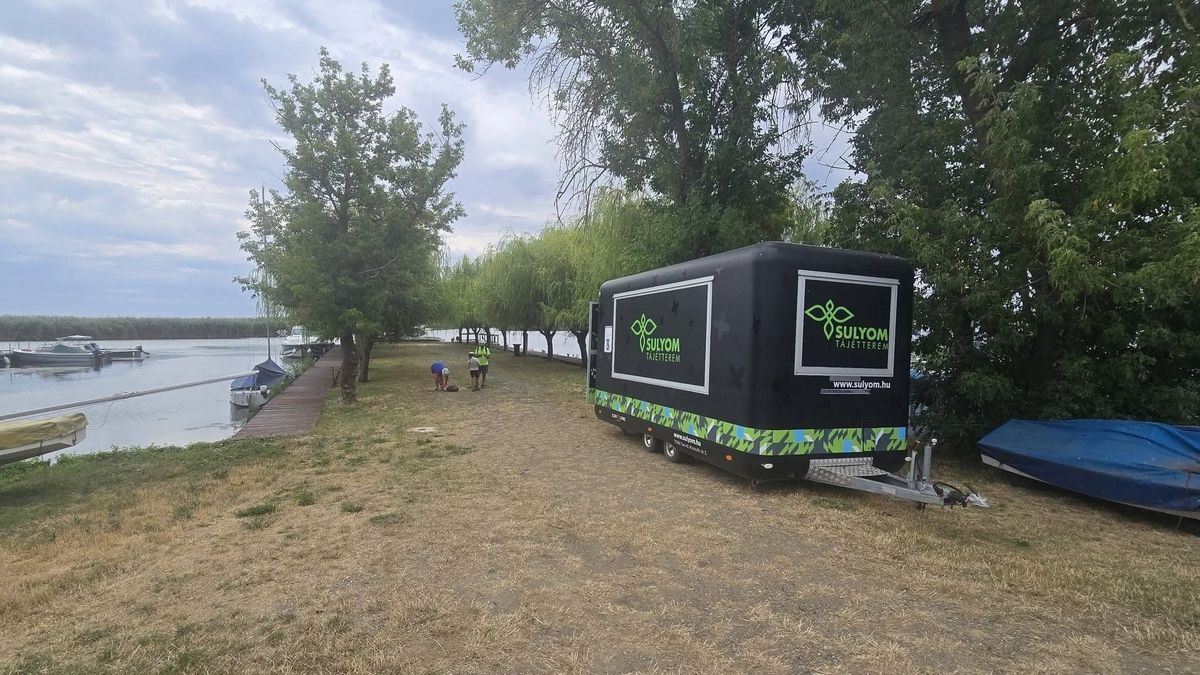 Ilyet még nem látott a Tisza-tó: elképesztő sikert aratott a hevesi vízipiac – videóval