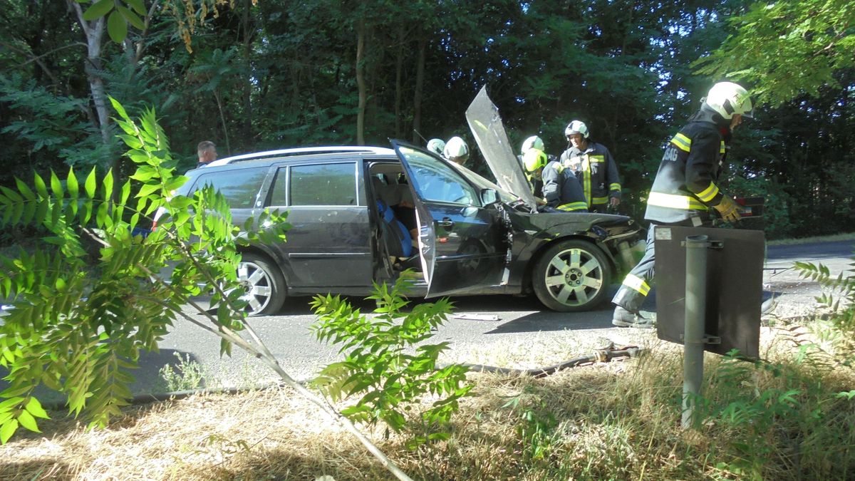 Egy ember meghalt, több tűzesethez és balesethez is riasztották a Heves vármegyei tűzoltókat