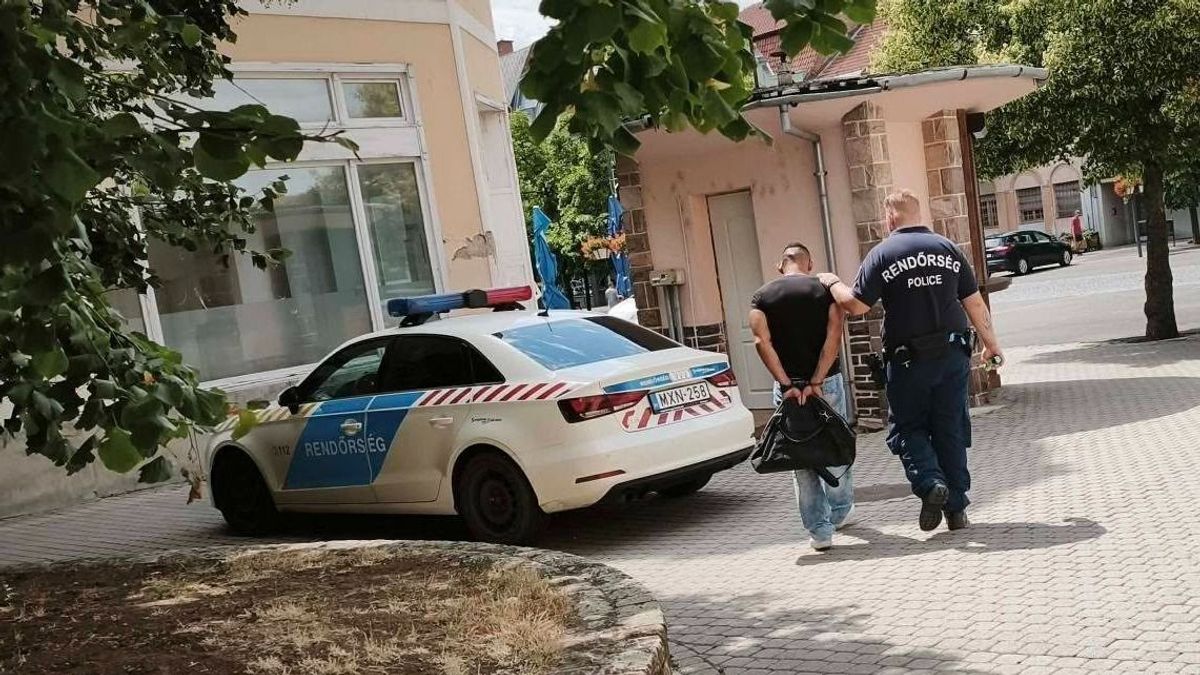 Vérlázító jelenet Gyöngyös kellős közepén, kamera vette fel, mit mertek megtenni a nyilvános vécénél – fotókkal