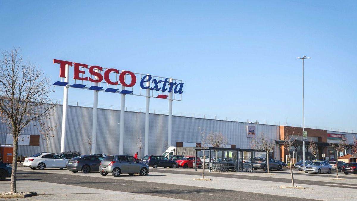 Eladhatják a Heves megyei Tesco üzleteket? - A kérdés: mi lenne a helyükön