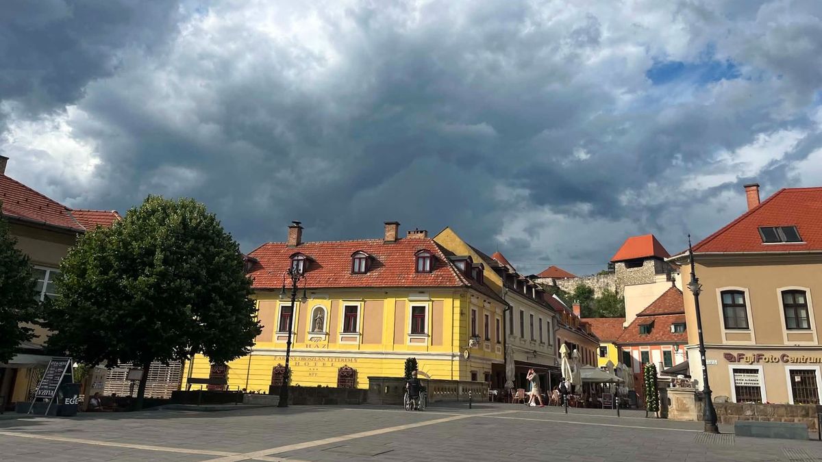 Most figyelj! Villámlás, jégeső és erős szél is érkezhet Hevesbe