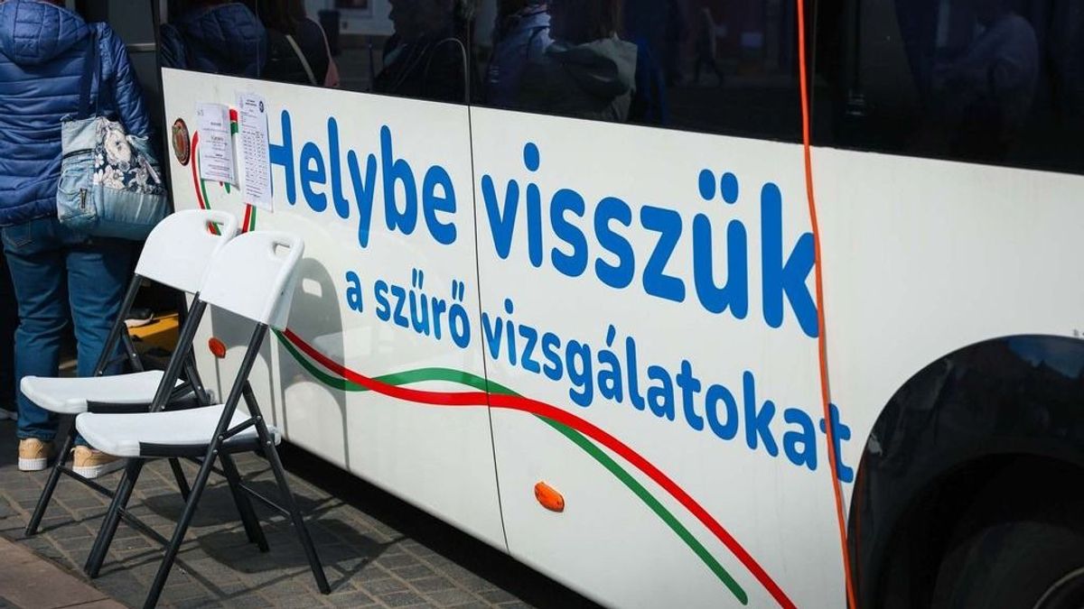 Pénteken érkezik a busz a hevesi községbe, amin senki sem utazhat, de mindenki jól jár