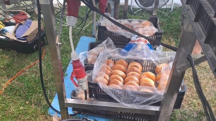 Több mint 400 kiló lejárt élelmiszert találtak Hevesben – megdöbbentő, hol bukkantak rá