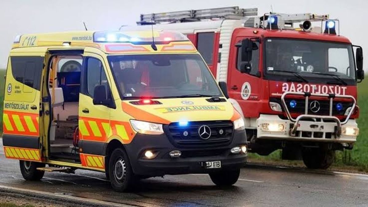 Megtorpant a forgalom az M3-ason: két autó ütközött, kifolyt az olaj is