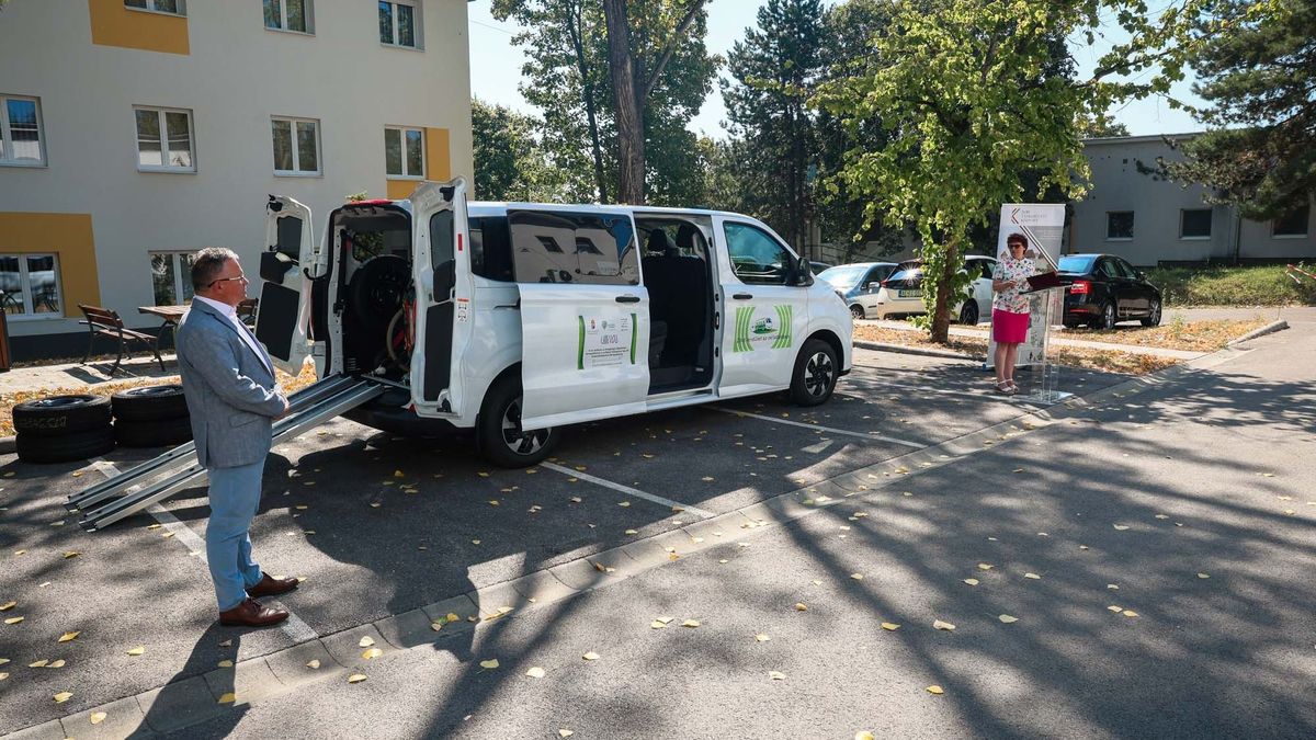 Menő elektromos busz állt a hevesi diákok szolgálatába, könnyebbé válnak a mindennapok – fotók, videó
