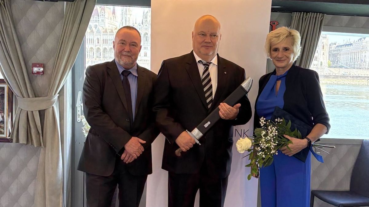 Rangos kitüntetéseket vehettek át a KÖTIVIZIG munkatársai