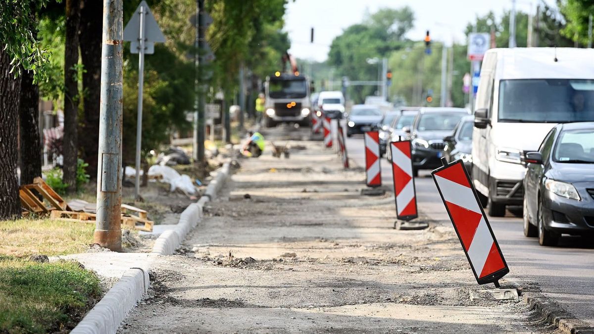 Fontos bejelentés a 25-ös főútról: egyszerre három szakaszon dolgoznak, új parkolási rend is jön