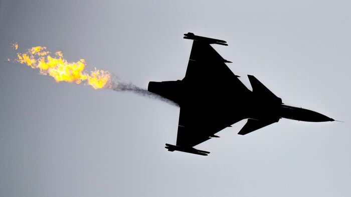 Rakétával és gépágyúlőszerrel a fedélzetén gyulladt ki a Gripen, megszólalt a miniszter (videó)